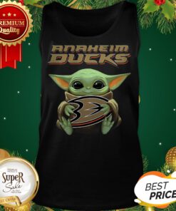 Baby Yoda hug Anaheim Ducks Star Wars Mandalorian Tank Top