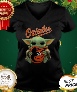 Baby Yoda Hug Baltimore Orioles Star Wars Mandalorian V-neck