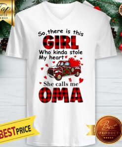 Christmas Girl Who Kinda Stole My Heart She Calls Me Oma V-neck