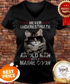 Maine Coon Never Underestimate An Old Man With A Cat V-neck