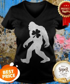 Nice Bigfoot St Patrick’s Day Bigfoot Birthday Gifts V-neck