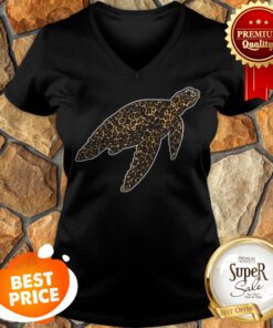 Nice Turtle Leopard V-neck