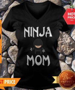 Nice Womens Ninja Mom Funny Shuriken Tee Mother #Ninjamom V-Neck