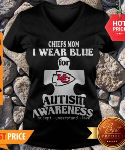 Kansas City Chiefs Mom I Wear Blue For Autism Awareness V-neck