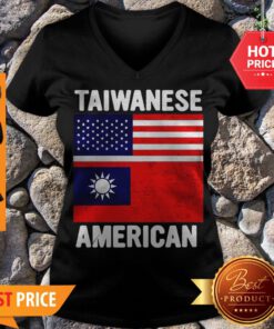 Nice Taiwanese American 2020 Taiwan USA Flag V-neck