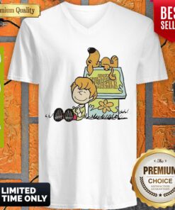 Top Scooby Doo Charlie Brown Snoopy’s House V-neck