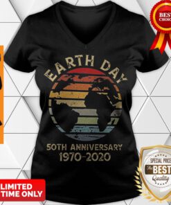 Nice Earth Day 50th Anniversary 1970 Retro Sunset 2020 V-neck