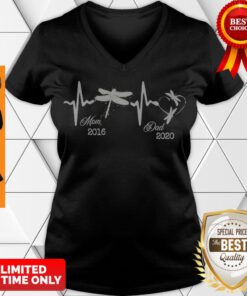 Awesome Mom 2016 Dad 2020 V-neck