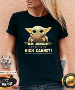 Baby Yoda Am Arsch Lecken Du Mich Kannst V-neck - Design By Teeshirtbear.com
