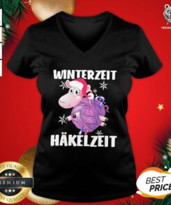 Awesome Winterzeit Hakelzeit V-neck - Design By Teeshirtbear.com