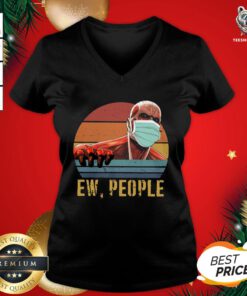 Beautiful Colossal Titan Face Mask Ew People Vintage V-neck - Design By Teeshirtbear.com