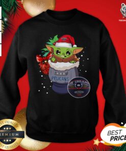 Better New Orleans Pelicans Christmas Baby Yoda Star Wars Funny Happy NBA Sweatshirt- Design by T-shirtBear.com