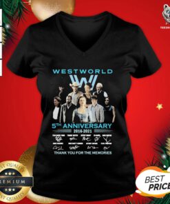 Great West World 5th Anniversary Thank You For The Memories Signatures V-neck - Design By Teeshirtbear.com