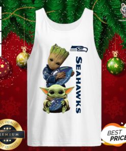 Hot Baby Groot And Baby Yoda Hug Seahawks Tank Top - Design By Teeshirtbear.com