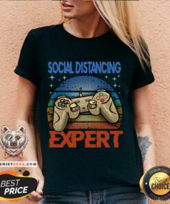 Social Distancing Expert Gaming Video Gamer Boys Men Gifts V-neck - Design By Teeshirtbear.com