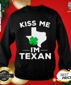 Kiss Me I'm Texan Texas Gifts Sweatshirt - Design By Teeshirtbear.com