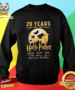 Amused 20 Years 2001 2021 Harry Potter Signatures Sweatshirt - Design by Teeshirtbear.com