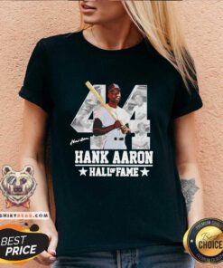 Ashamed Hank Aaron 44 Hall Of Fame Signature V-neck - Design by Teeshirtbear.com