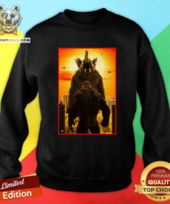 Great Godzilla Vs Kong 2021 Sweatshirt - Design by Teeshirtbear.com
