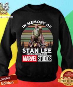 In Memory Of Stan Lee November 12 2018 Marvel Studios Signature Vintage Sweatshirt - Design By Teeshirtbear.com
