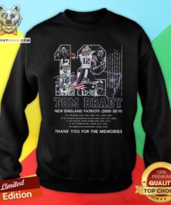 Reluctant 12 Tom Brady New England Patriots 2000 2019 Signature Sweatshirt - Design by Teeshirtbear.com