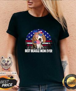 Cute Best Beagle Mom Ever American Flag Vintage V-neck - Design by Teeshirtbear.com