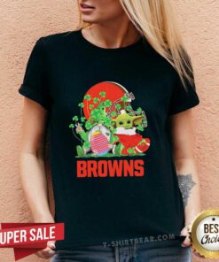 Nice Baby Yoda And Gnomes St Patricks Day Cleveland Browns 2021 V-neck