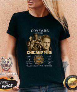 Original 09 Years 2012 2021 Chicago Fire Signatures V-neck