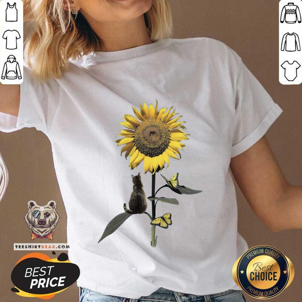 Beautiful Cat And Sunflower V-neck Beautiful Cat And Sunflower V-neck