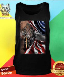 Knight And Lion Behind American Flag Tank Top