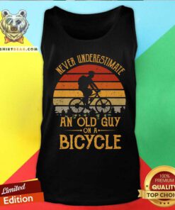 Never Underestimate AN Old Guy On A Bicycle Vintage Tank Top