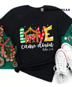 Love Came Down Luke Jesus Christmas Shirt