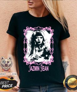 Jazmin Bean Graphic v-neck