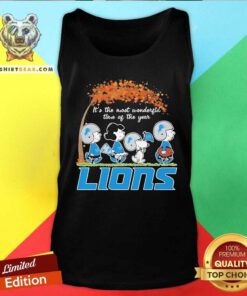 Great Detroit Lions Peanuts Charlie Browns And Snoopy In Fall Tank-top