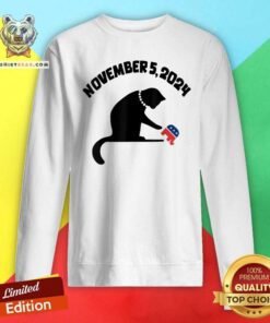 Top Childless Cat Ladies For Kamala Cat With Pearls Elephant Sweatshirt