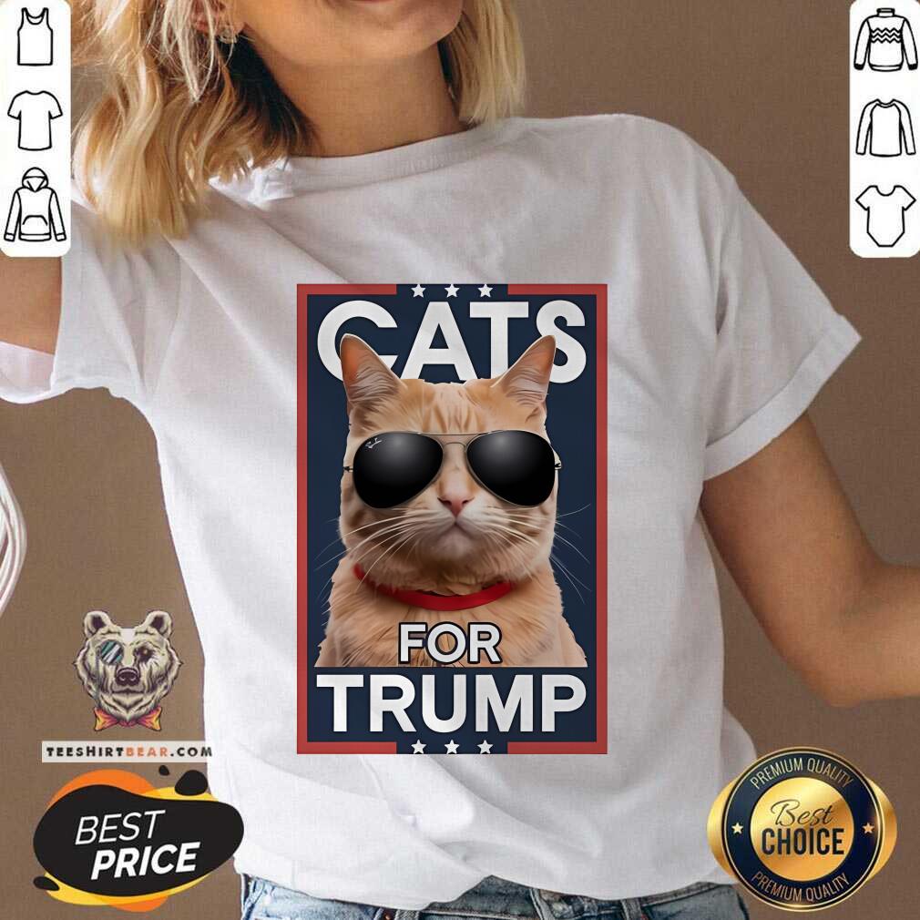 Original They're Eating The Pets Cats For Trump V-neck