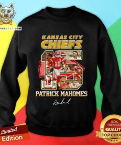 Pretty Kansas City Chiefs Patrick Mahomes 15 Signature Sweatshirt