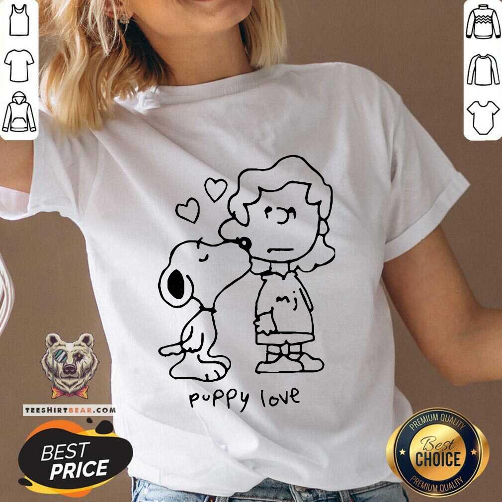 Awesome Mom Jeans Snoopy The Peanuts Puppy Love V-neck