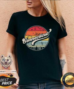 Funny Connecticut Home State CT Cool 70s Style Sunset V-neck