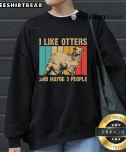 Vintage sea otter lover sweatshirt featuring a charming otter design, perfect for cozy style and ocean enthusiasts.