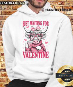 Adorable cow couple hoodie featuring a funny design, perfect for Valentine's Day celebrations and gifts.