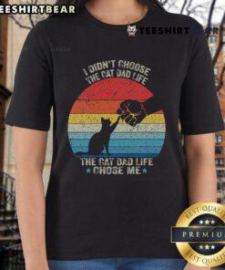 Retro vintage sunset tee for cat dads, perfect for Father's Day celebrations with a stylish and playful design.