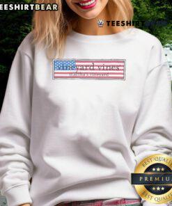 Official USA logo on Vineyard Vines Martha's Vineyard sweatshirt, showcasing a stylish and comfortable design.