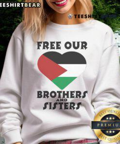 Top Palestine Heart sweatshirt promoting solidarity for brothers and sisters in Palestine with a heartwarming design.