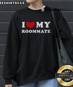 Cozy 'I Love My Roommate' sweatshirt in pastel colors, perfect for expressing friendship and comfort in style.