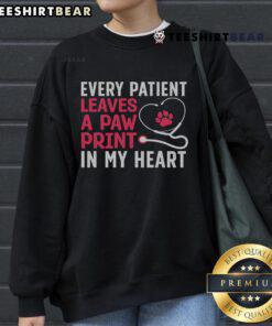 Funny veterinarian art sweatshirt for women, perfect for pet lovers and veterinary enthusiasts.