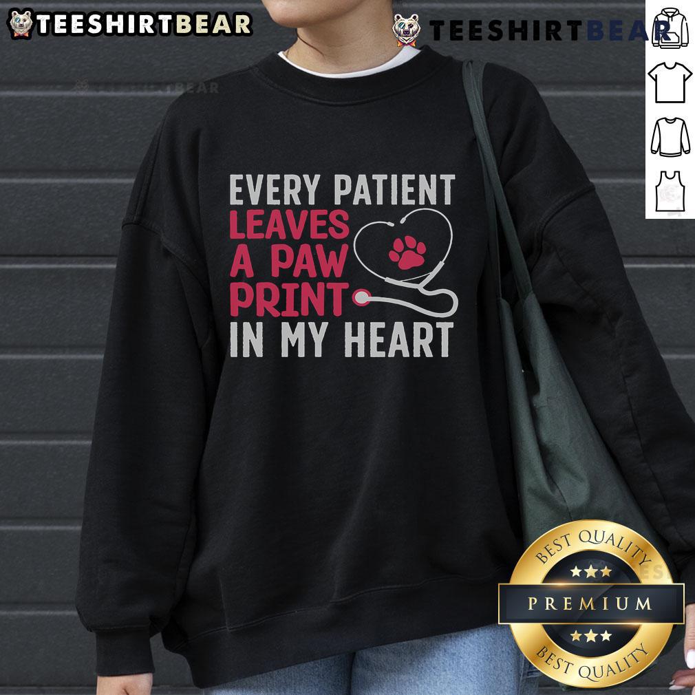 Funny veterinarian art sweatshirt for women, perfect for pet lovers and veterinary enthusiasts.