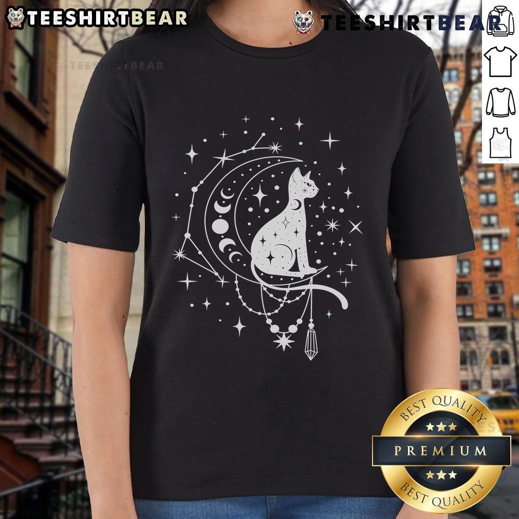 Pretty celestial cat on a crescent moon with stars, perfect for astrology fans. Women's tee featuring cosmic design.