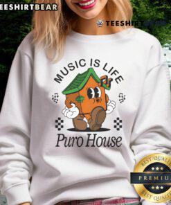 Good Music Is Life Puro House cream sweatshirt featuring stylish design, perfect for music lovers and streetwear enthusiasts.