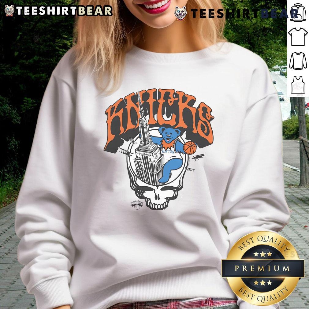 Nice New York Knicks x Grateful Dead skull sweatshirt featuring vibrant colors and unique design, perfect for fans.